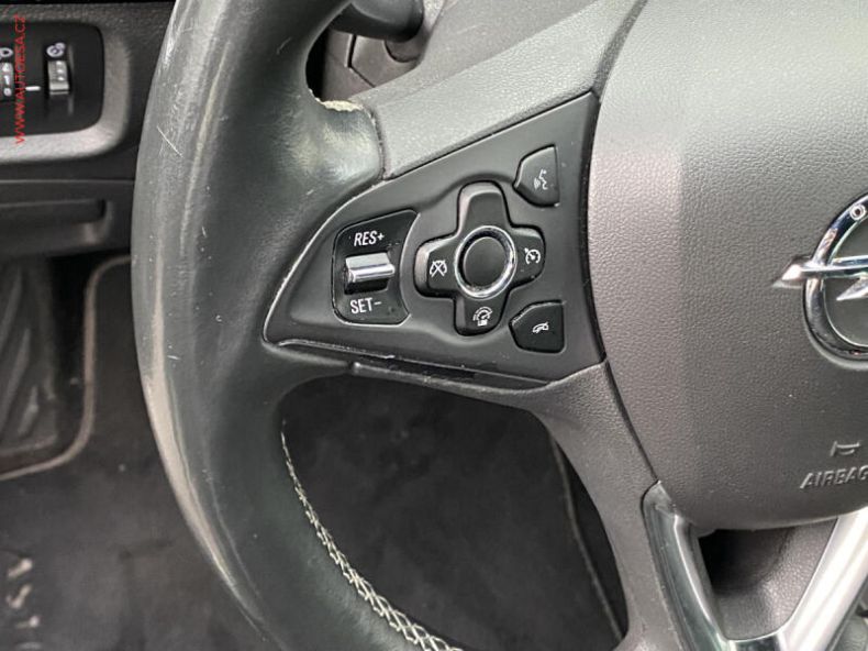 Opel Astra - hlavní fotka