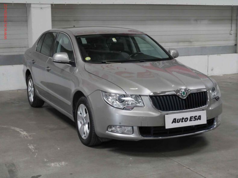 Škoda Superb - hlavní foto