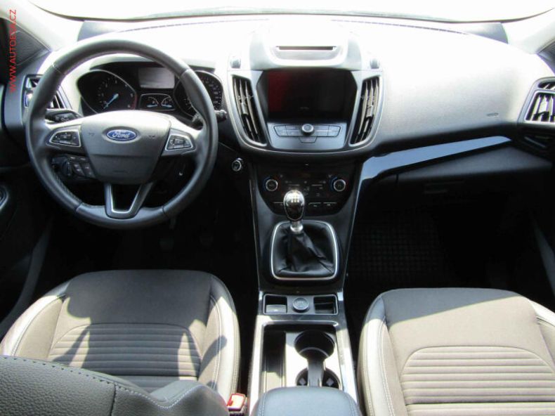 Ford Kuga - hlavní fotka