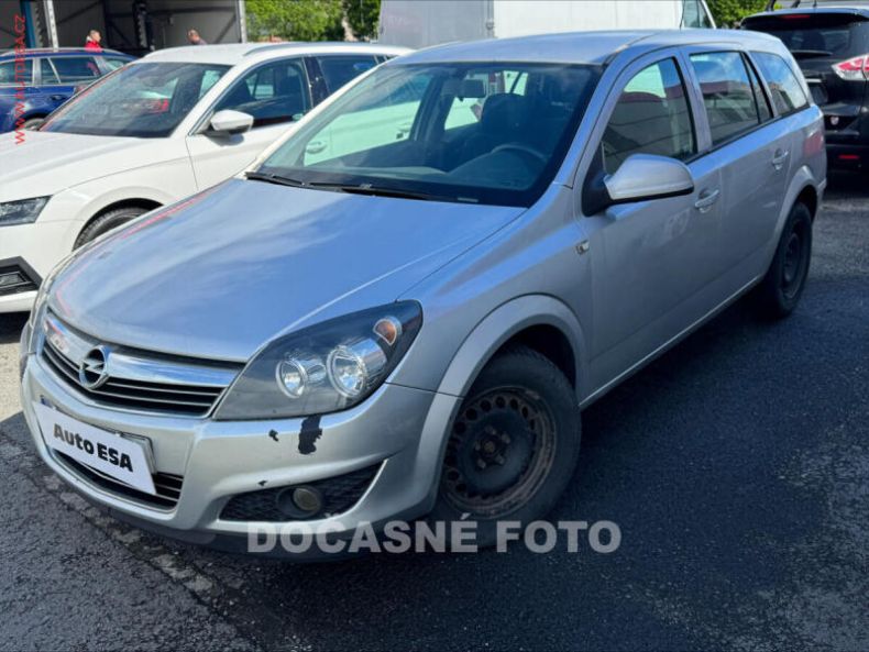 Opel Astra - hlavní foto