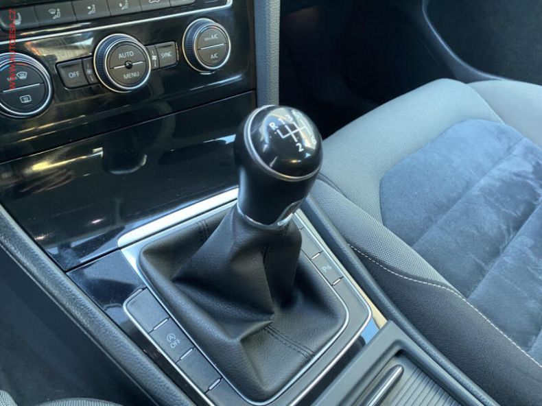 Volkswagen Golf - hlavní fotka