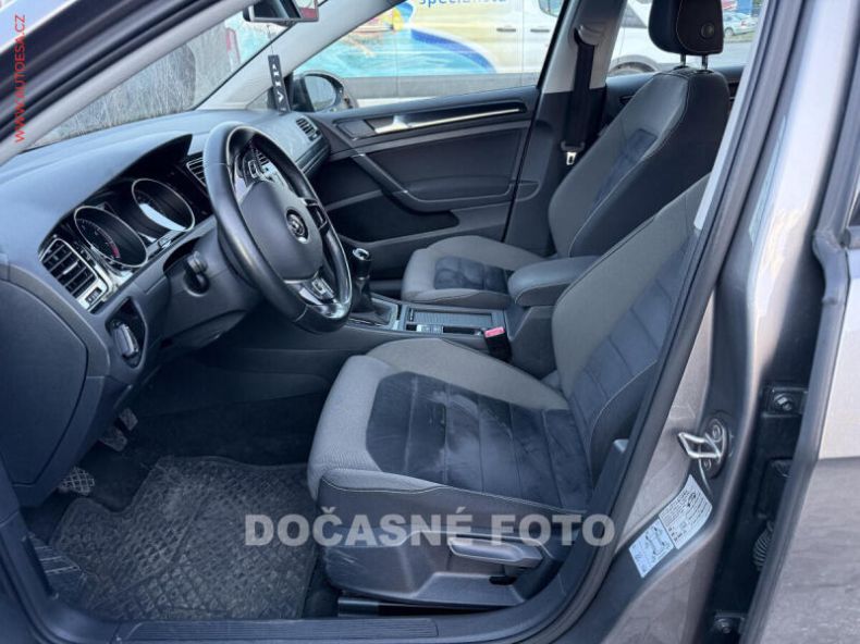 Volkswagen Golf - hlavní fotka