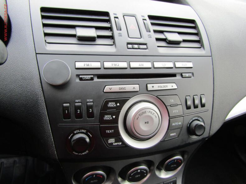 Mazda 3 - hlavní fotka