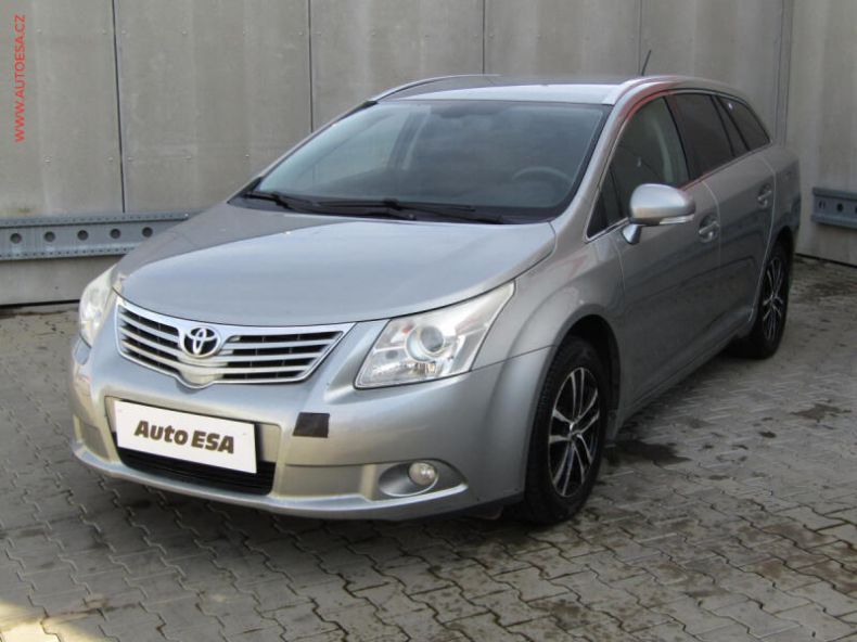 Toyota Avensis - hlavní fotka