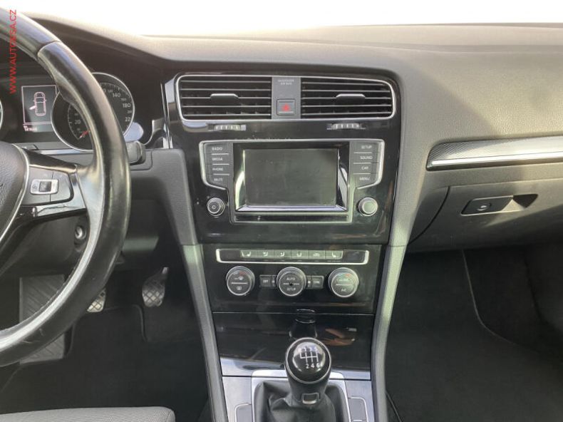 Volkswagen Golf - hlavní fotka
