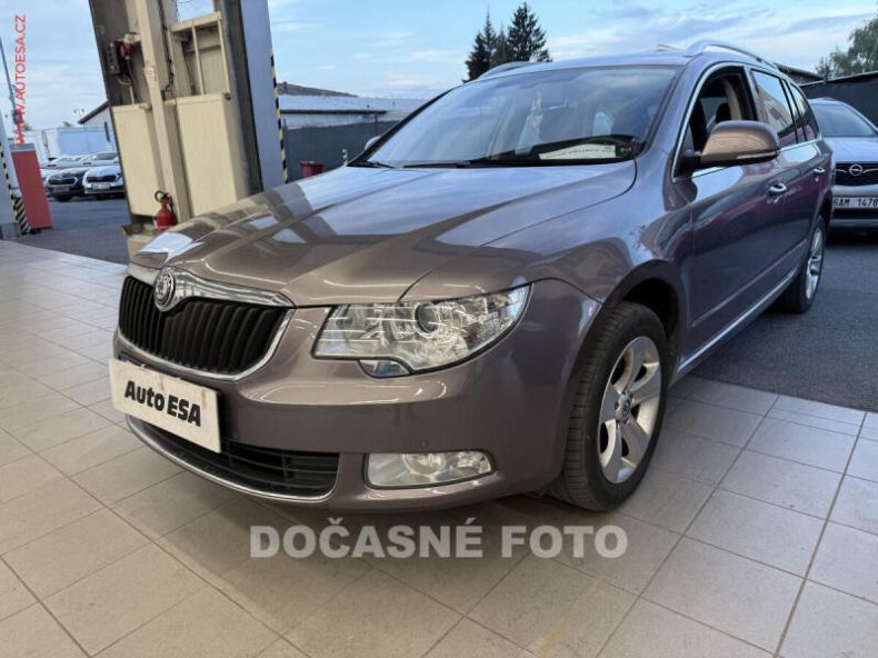 Škoda Superb - hlavní foto