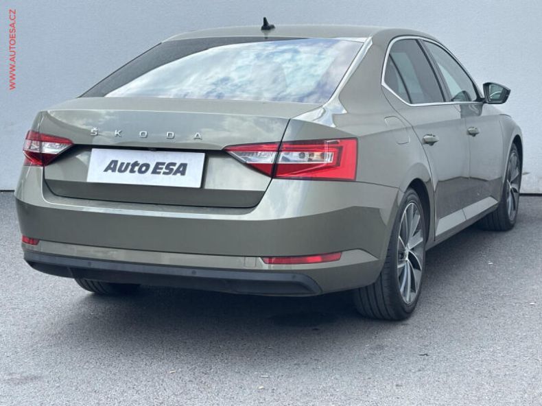 Škoda Superb - hlavní fotka