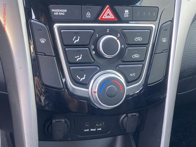 Hyundai i30 - hlavní fotka