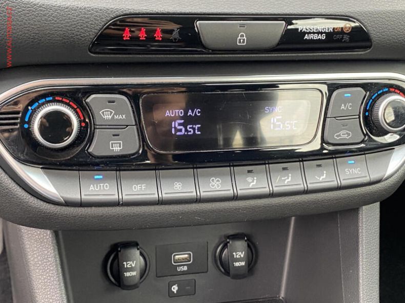 Hyundai i30 - hlavní fotka