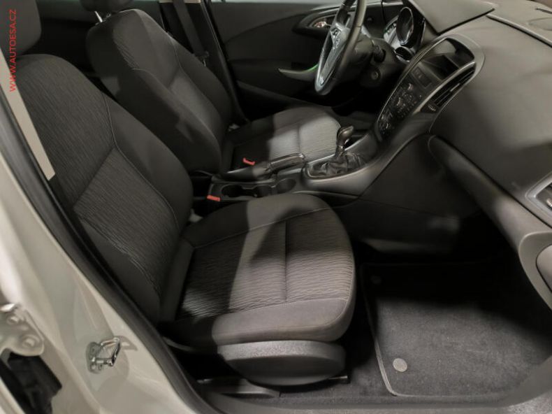 Opel Astra - hlavní fotka