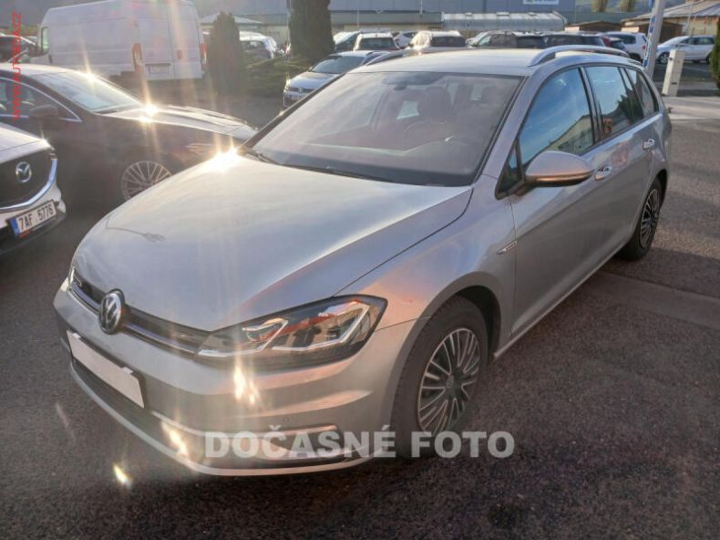 Volkswagen Golf - hlavní fotka