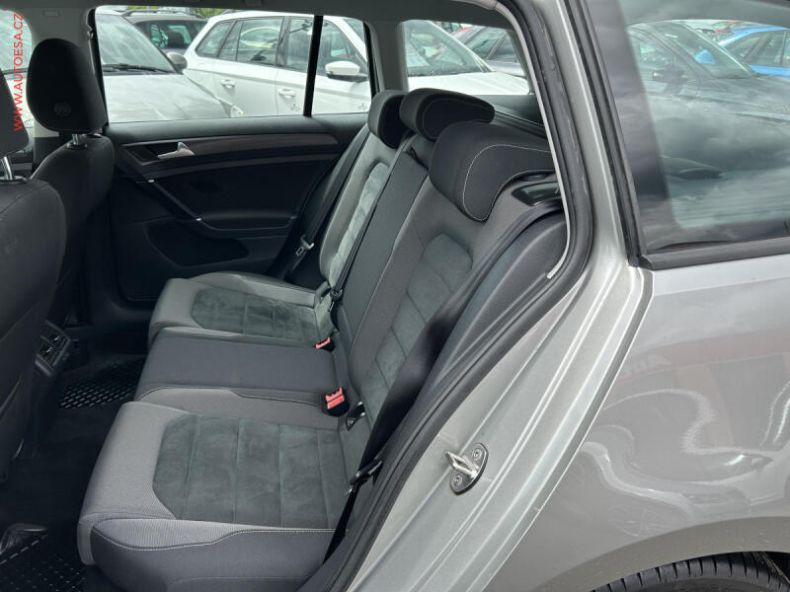 Volkswagen Golf - hlavní fotka