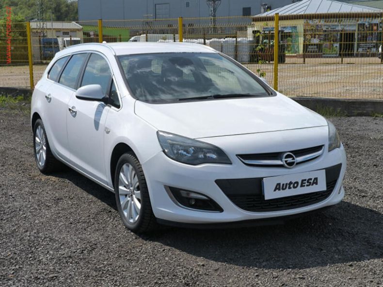 Opel Astra - hlavní foto