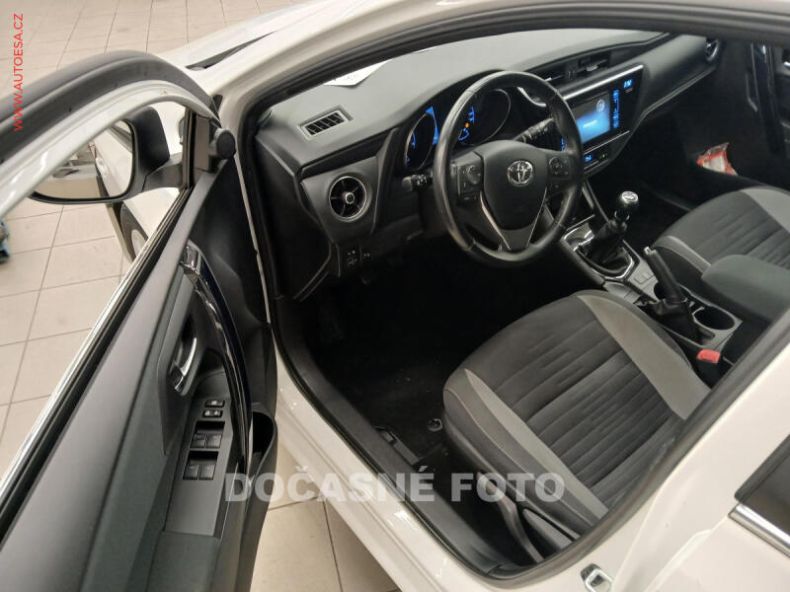 Toyota Auris - hlavní fotka