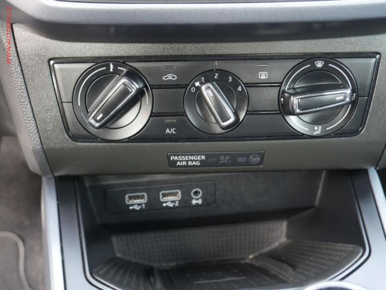 Seat Arona - hlavní fotka