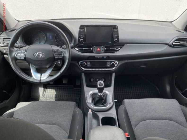 Hyundai i30 - hlavní fotka