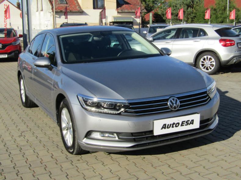 Volkswagen Passat - hlavní foto