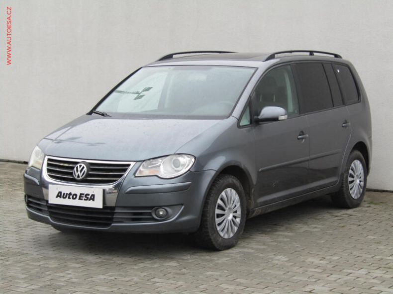 Volkswagen Touran - hlavní fotka