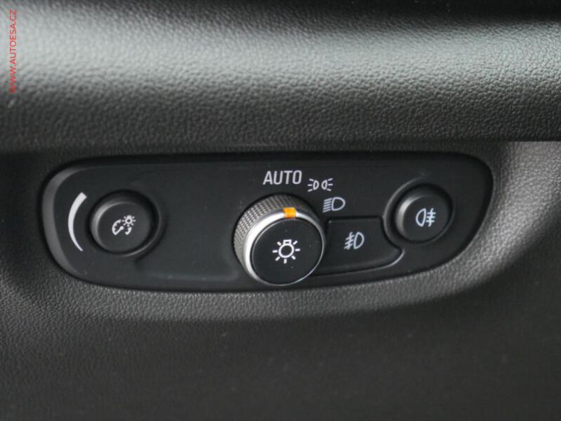 Opel Insignia - hlavní fotka