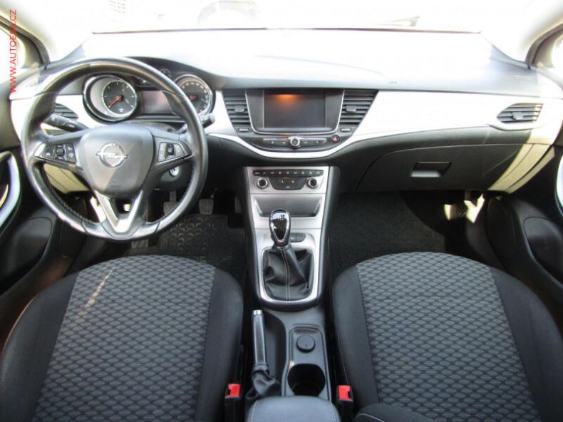 Opel Astra - hlavní fotka