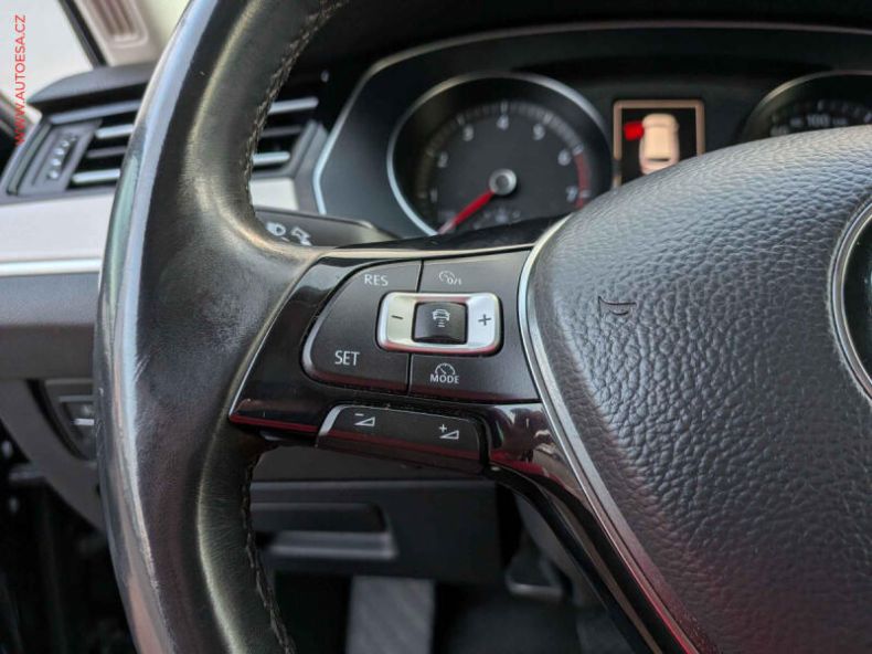 Volkswagen Passat - hlavní fotka