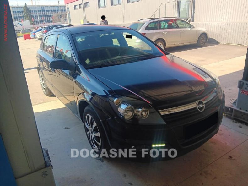 Opel Astra - hlavní foto