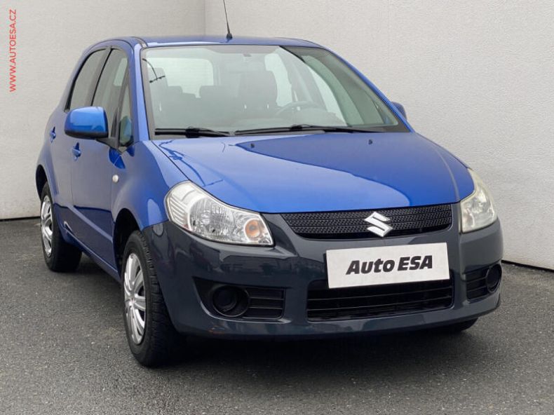 Suzuki SX4 - hlavní foto
