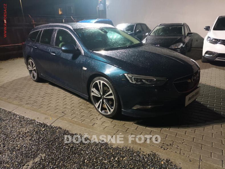 Opel Insignia - hlavní fotka