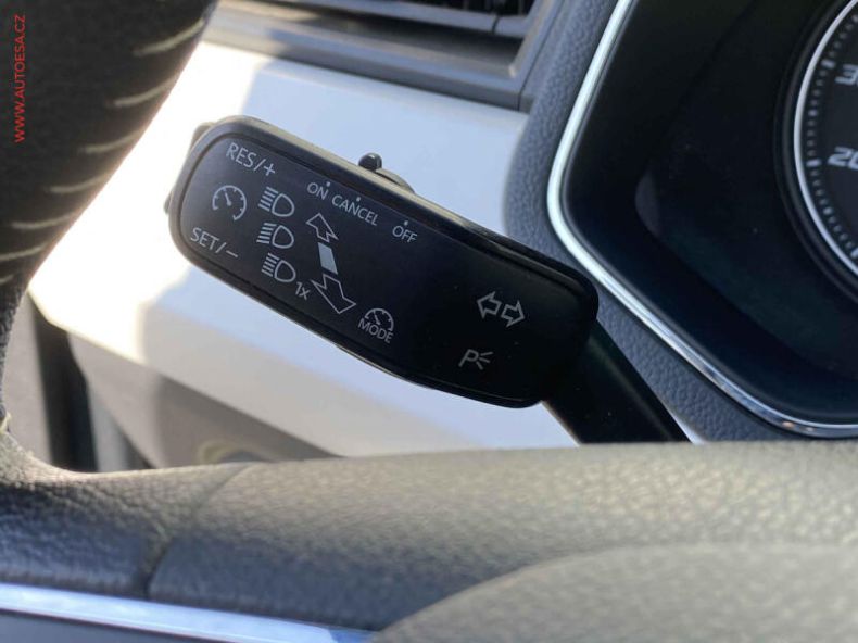 Seat Arona - hlavní fotka