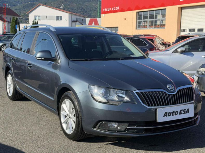 Škoda Superb - hlavní foto