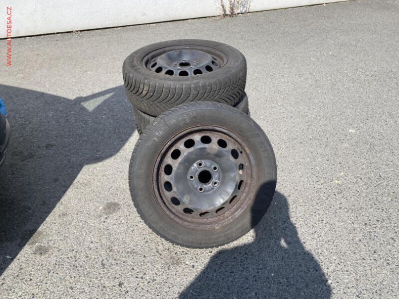 Volkswagen Golf - hlavní fotka