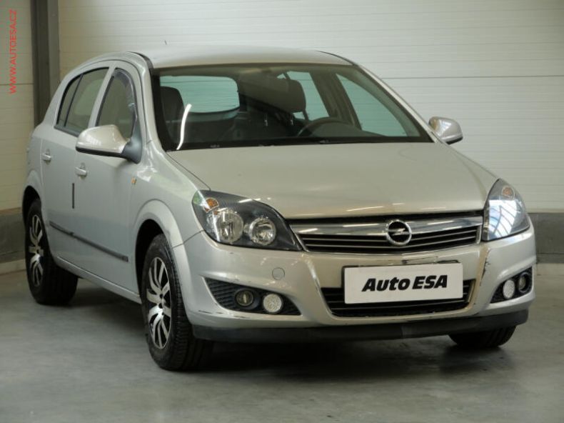 Opel Astra - hlavní fotka inzerátu