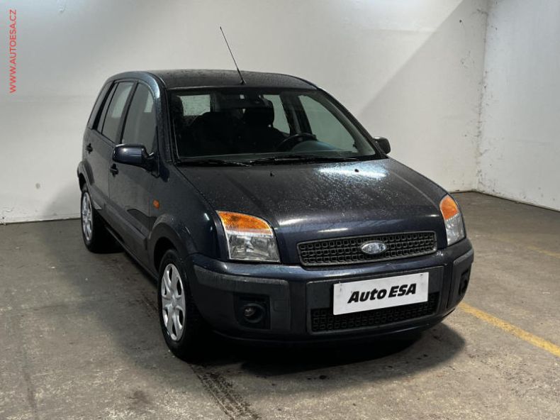 Ford Fusion - hlavní foto