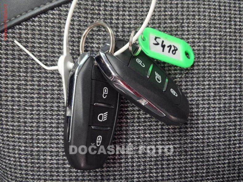 Peugeot 3008 - hlavní fotka