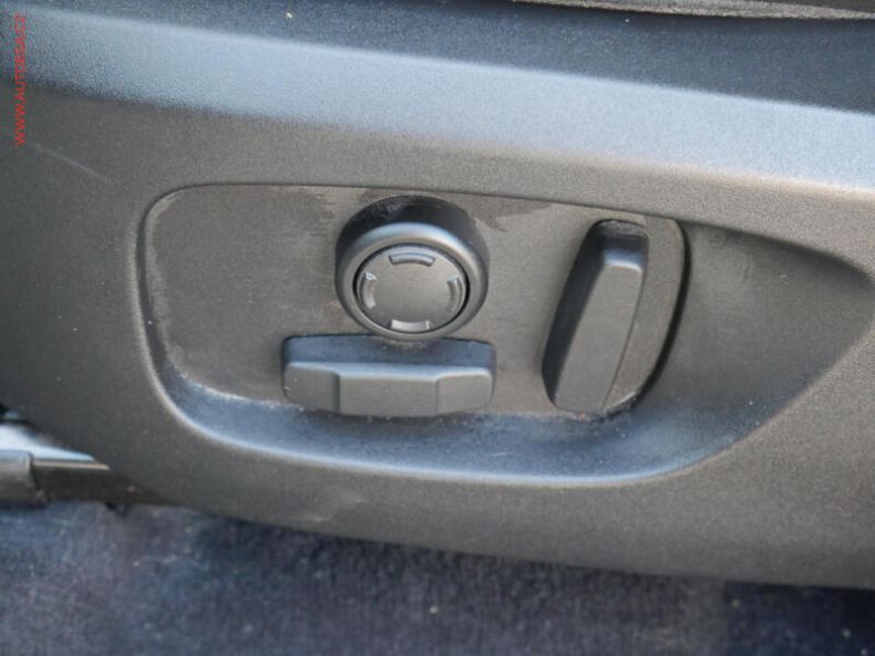 Land Rover Discovery - hlavní fotka