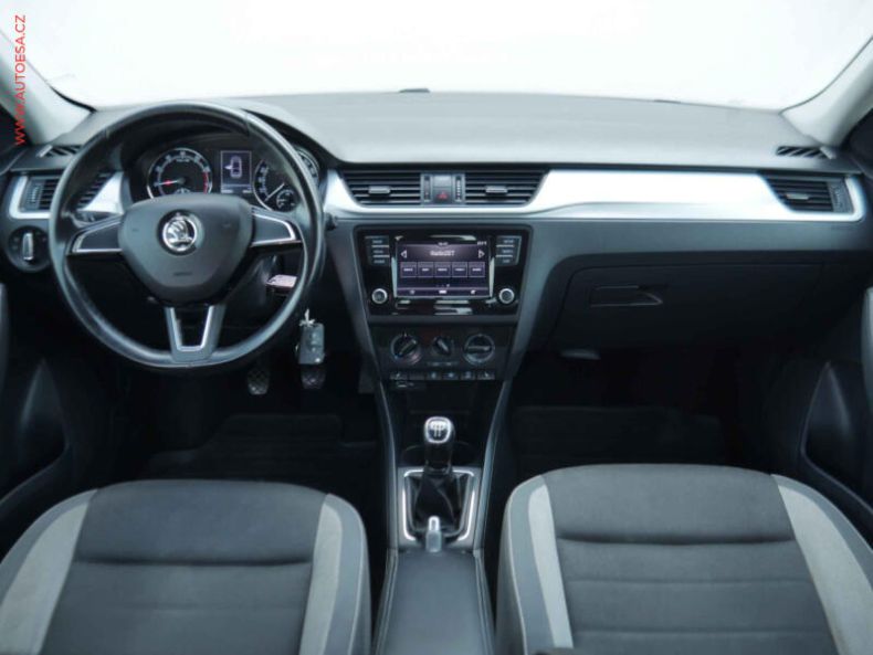 Škoda Rapid - hlavní fotka