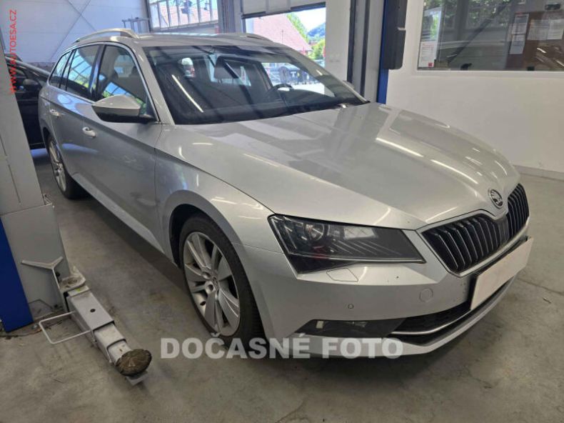 Škoda Superb - hlavní foto