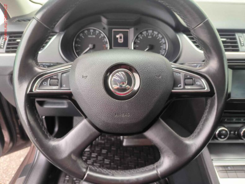 Škoda Octavia - hlavní fotka
