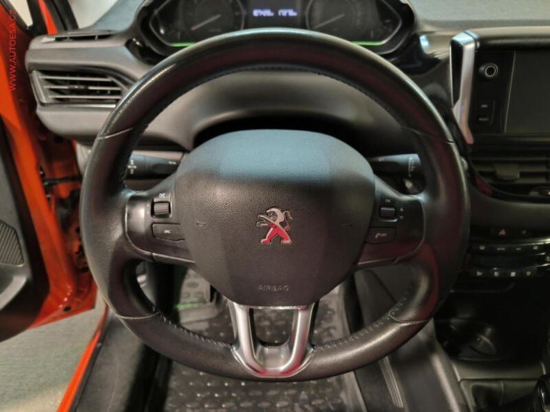 Peugeot 208 - hlavní fotka