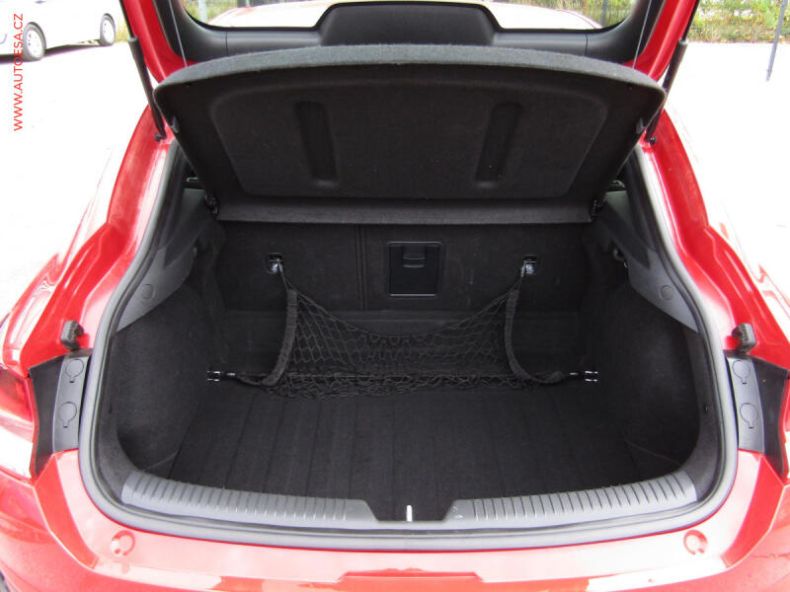 Hyundai i30 - hlavní fotka