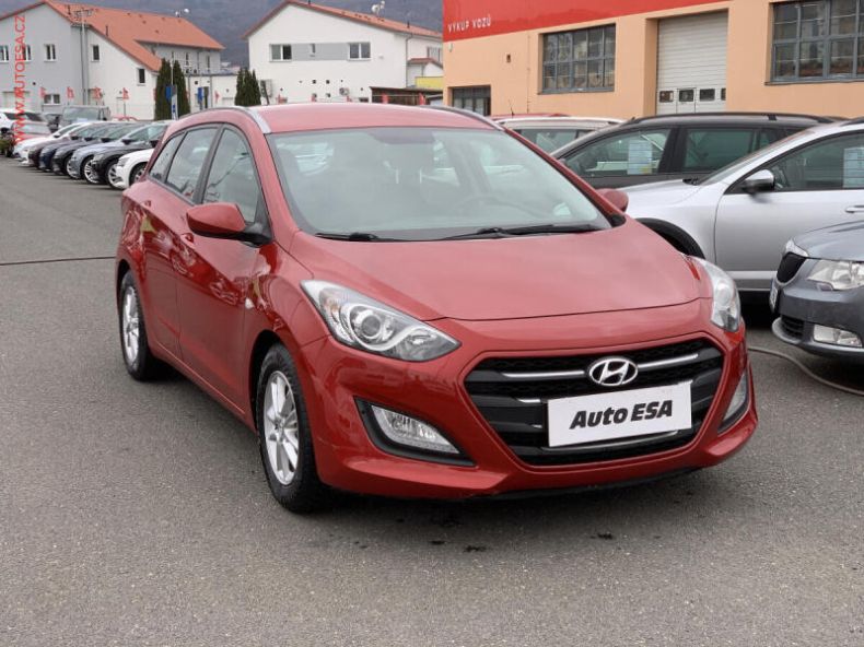 Hyundai i30 - hlavní foto
