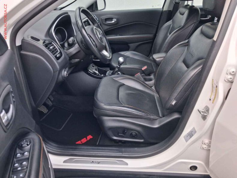 Jeep Compass - hlavní fotka