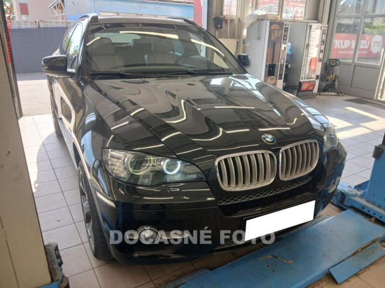 BMW X6 - hlavní foto