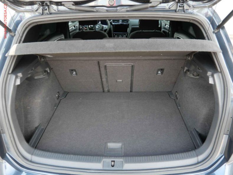 Volkswagen Golf - hlavní fotka