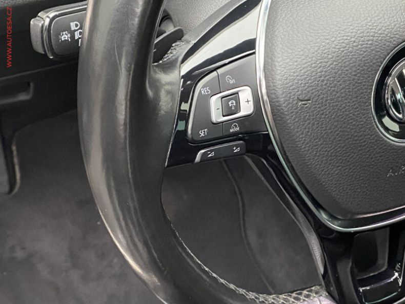 Volkswagen Passat - hlavní fotka