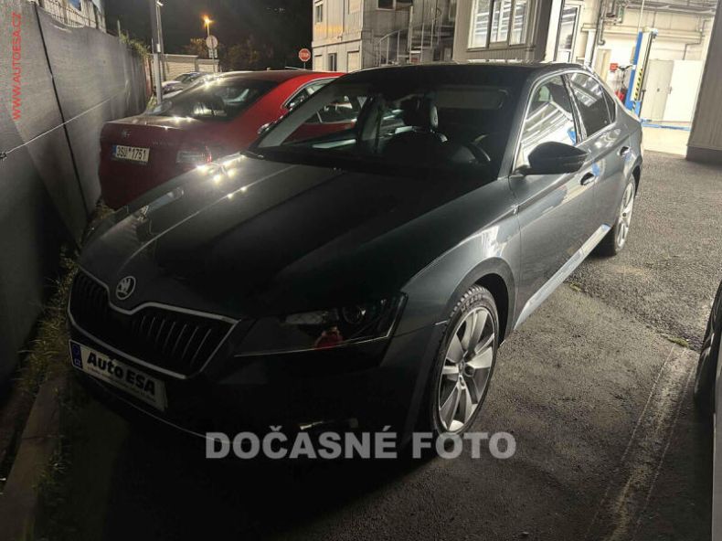 Škoda Superb - hlavní foto