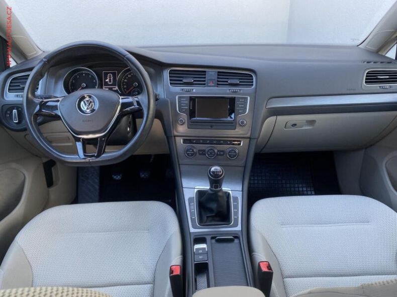 Volkswagen Golf - hlavní fotka