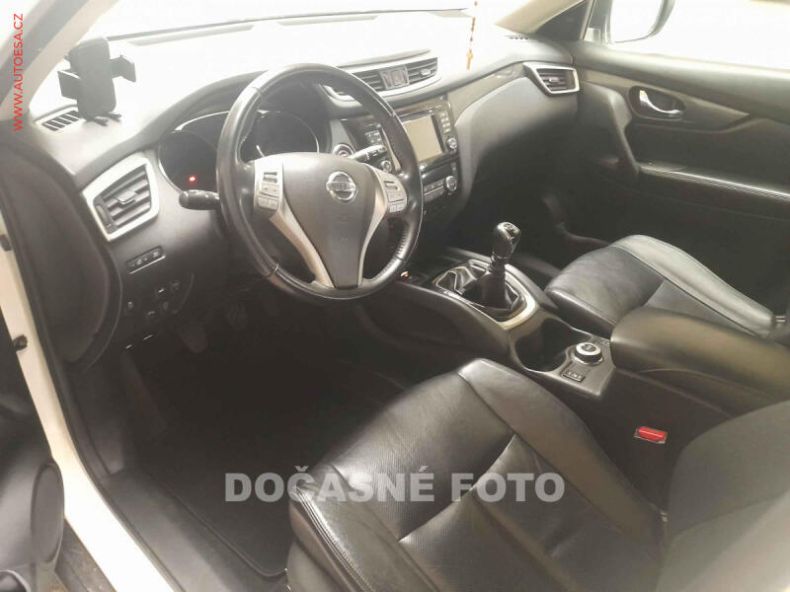 Nissan X-Trail - hlavní fotka