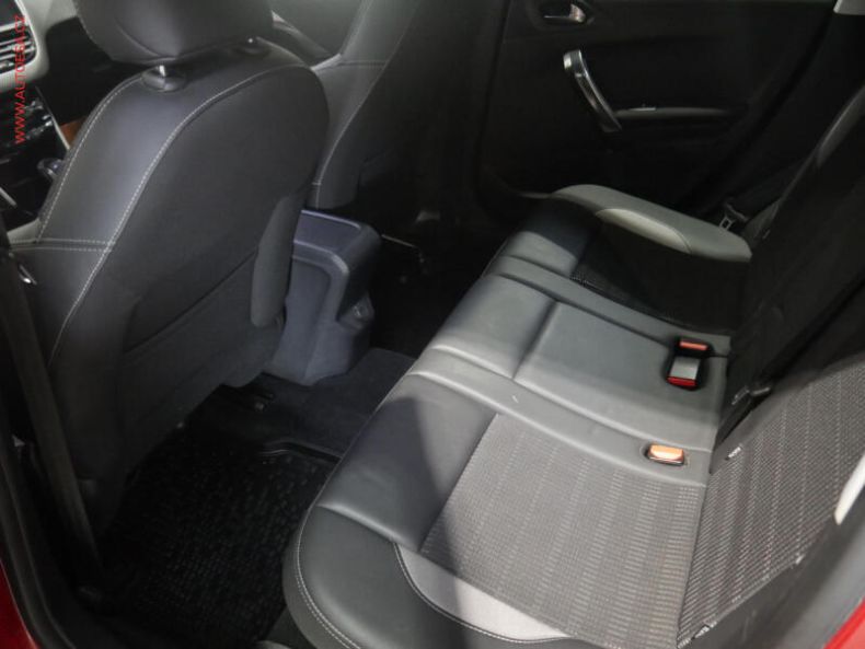 Peugeot 2008 - hlavní fotka