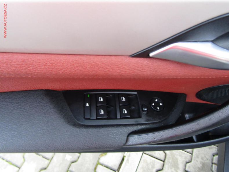 BMW X1 - hlavní fotka